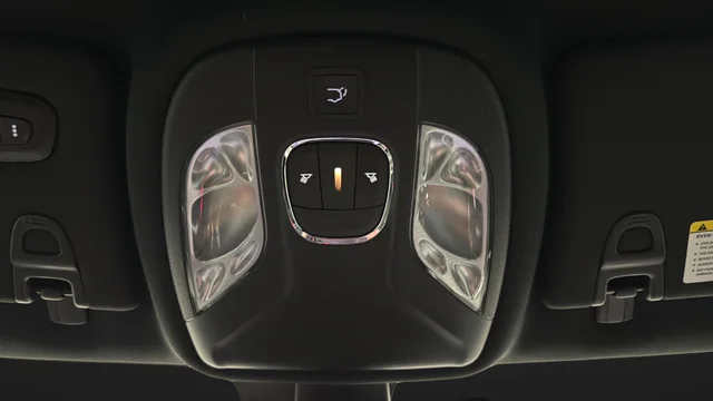 Used 2023 Crystal Metallic Jeep Latitude image 31