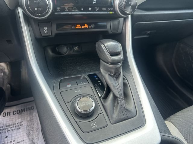 Certified Used 2024 Silver Toyota XLE image 24