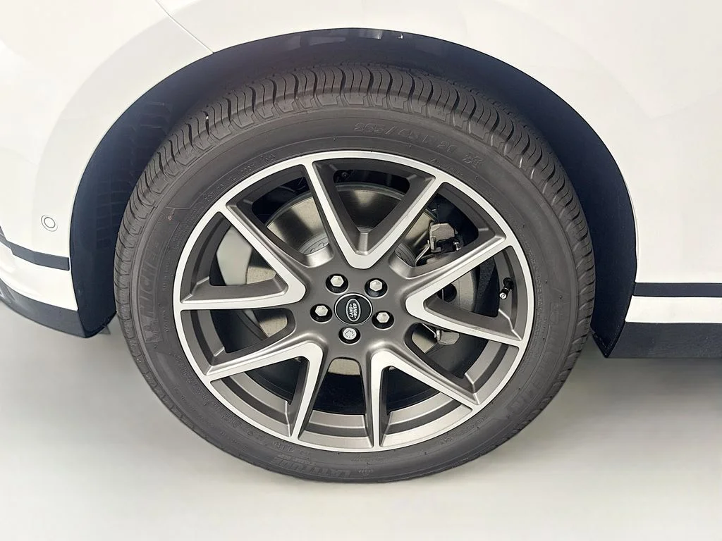 New 2026 Fuji White Land Rover Belgravia Edition image 31