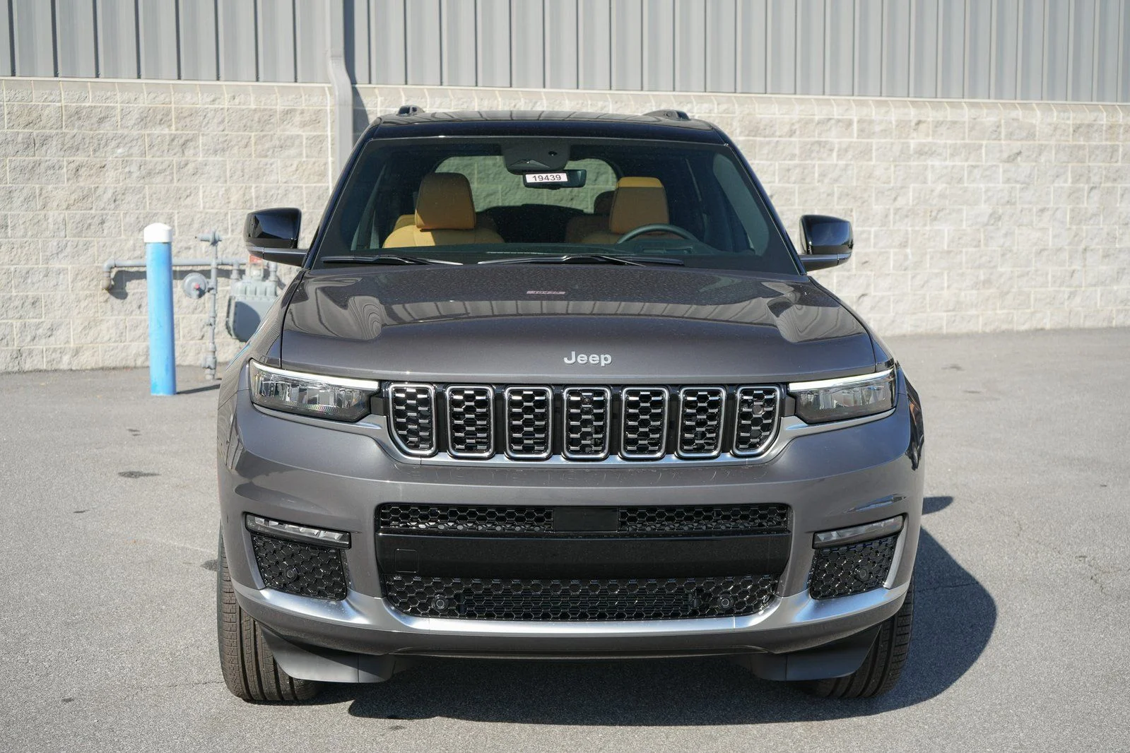 Used 2025 Gray Jeep Summit image 7