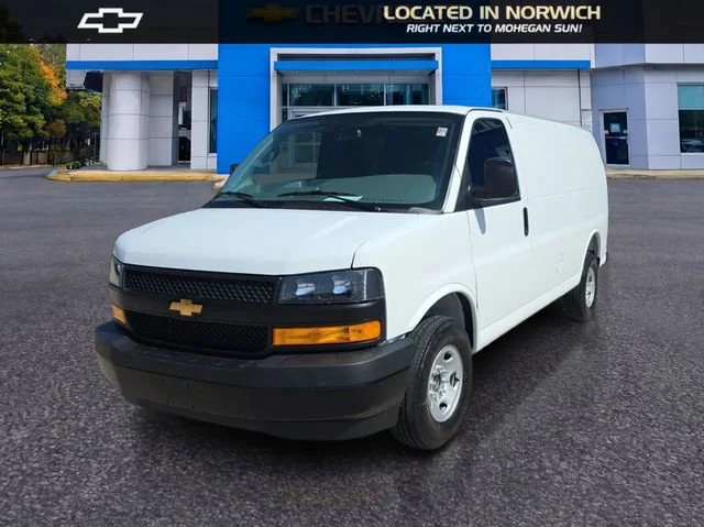 2026 Chevrolet Express 2500 Work Van HD's photo