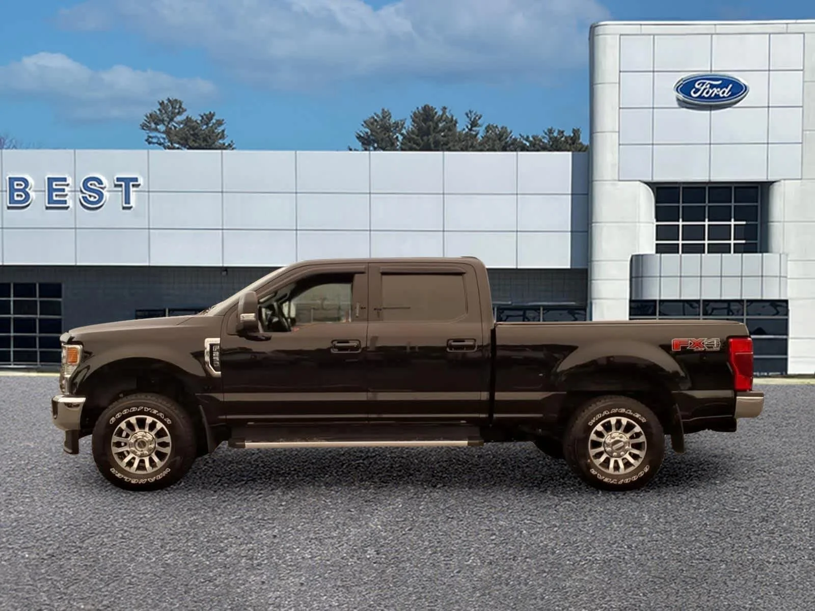 Used 2022 Agate Black Metallic Ford LARIAT image 2