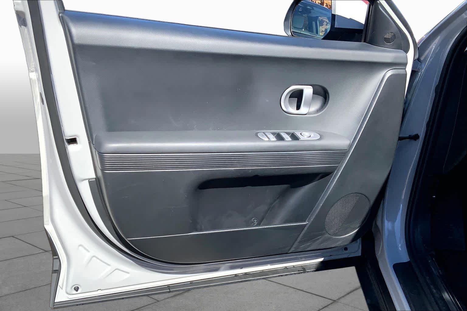 Used 2024 Cyber Gray Hyundai SE image 20