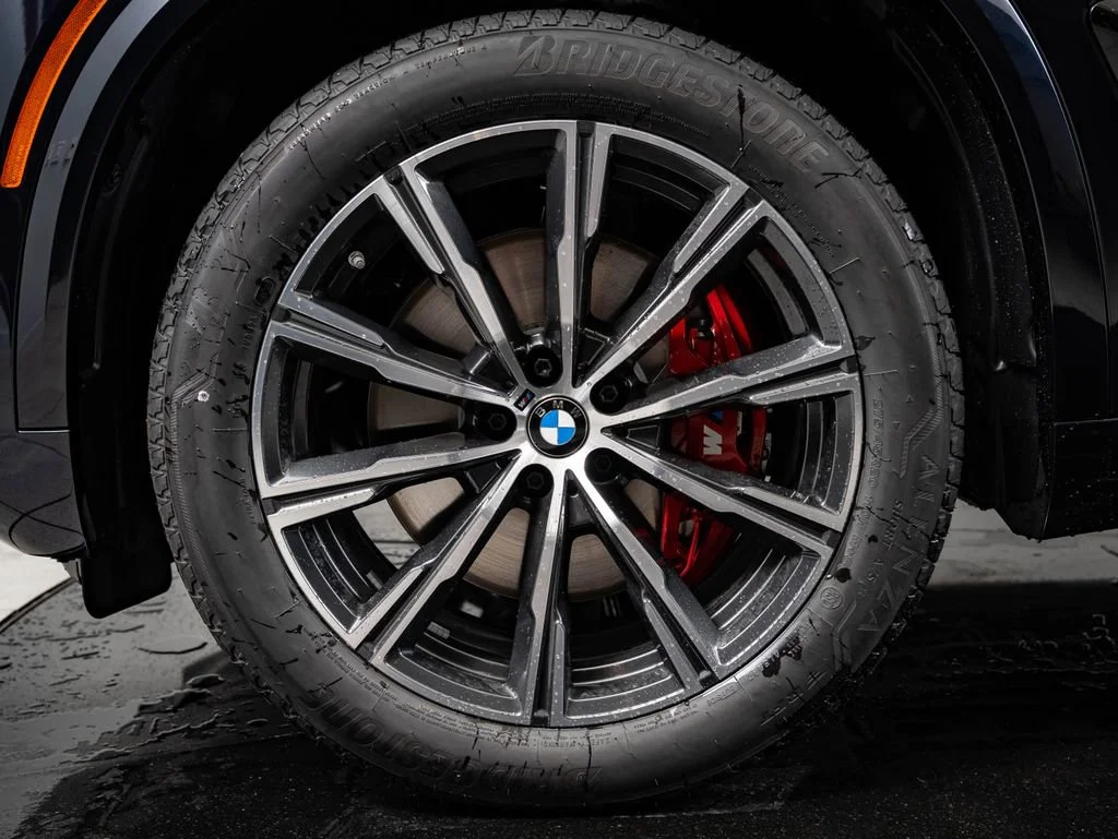 New 2026 Carbon Black Metallic BMW xDrive40i image 13