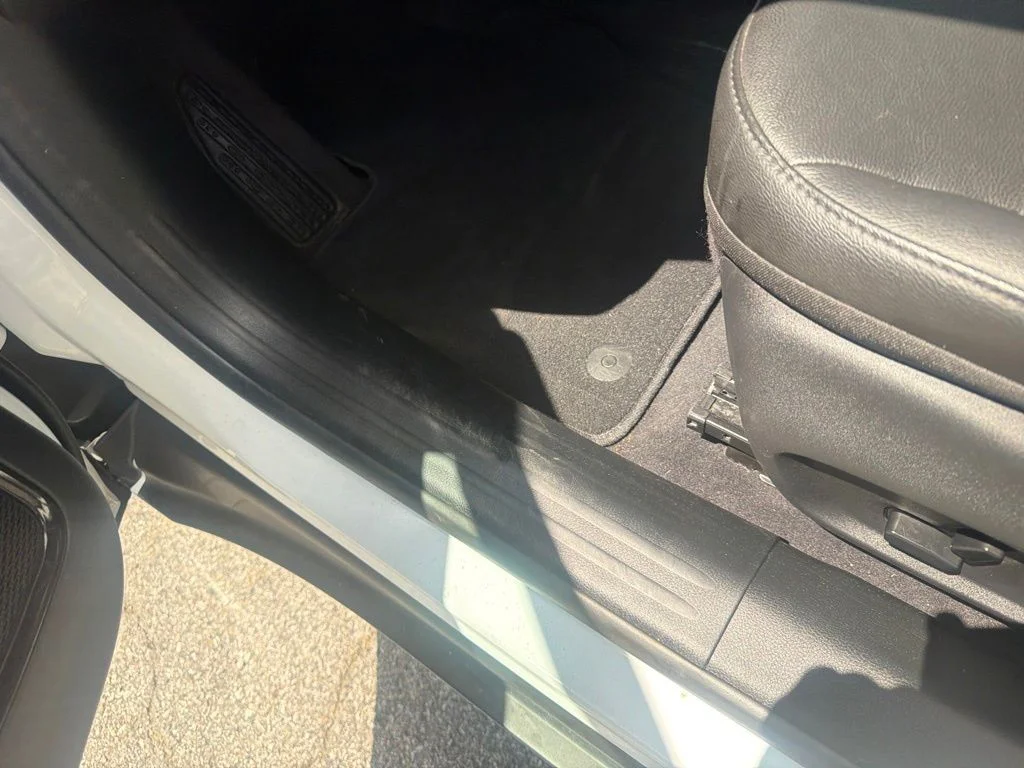 Used 2025 White Jeep Limited image 14