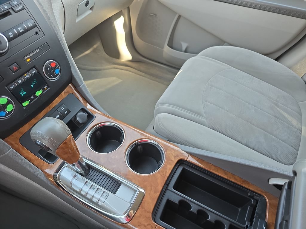 Used 2008 WHITE OPAL Buick CX image 25