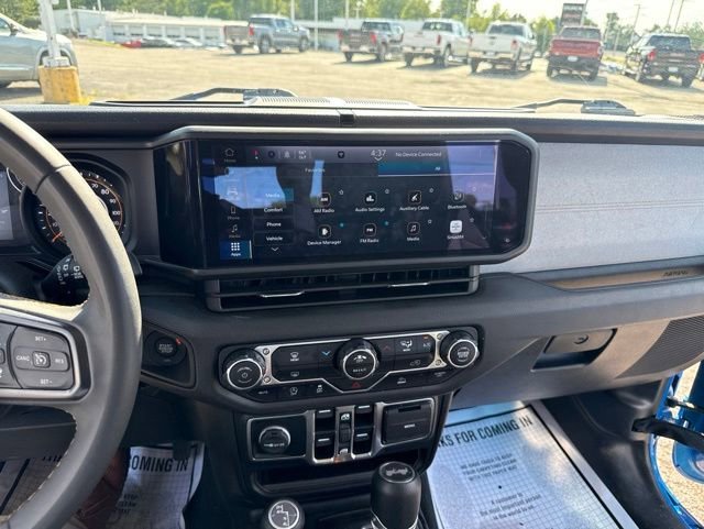 Used 2024  Jeep Sport S image 7