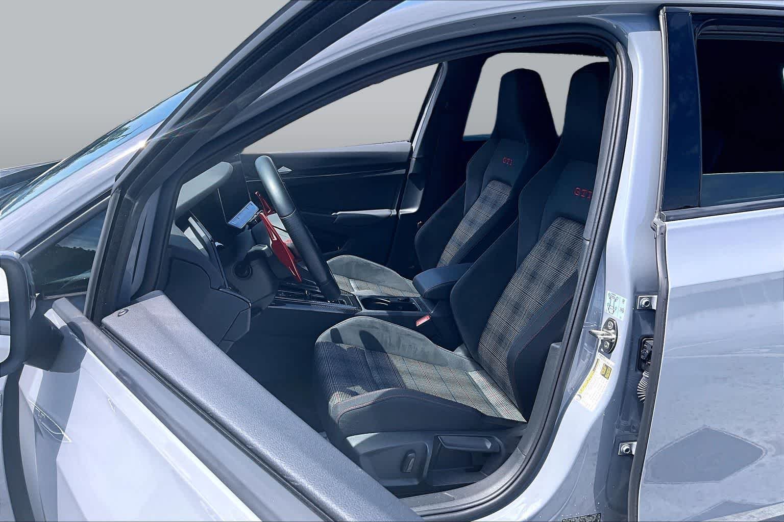 Used 2025 Moonstone Gray Volkswagen S image 8
