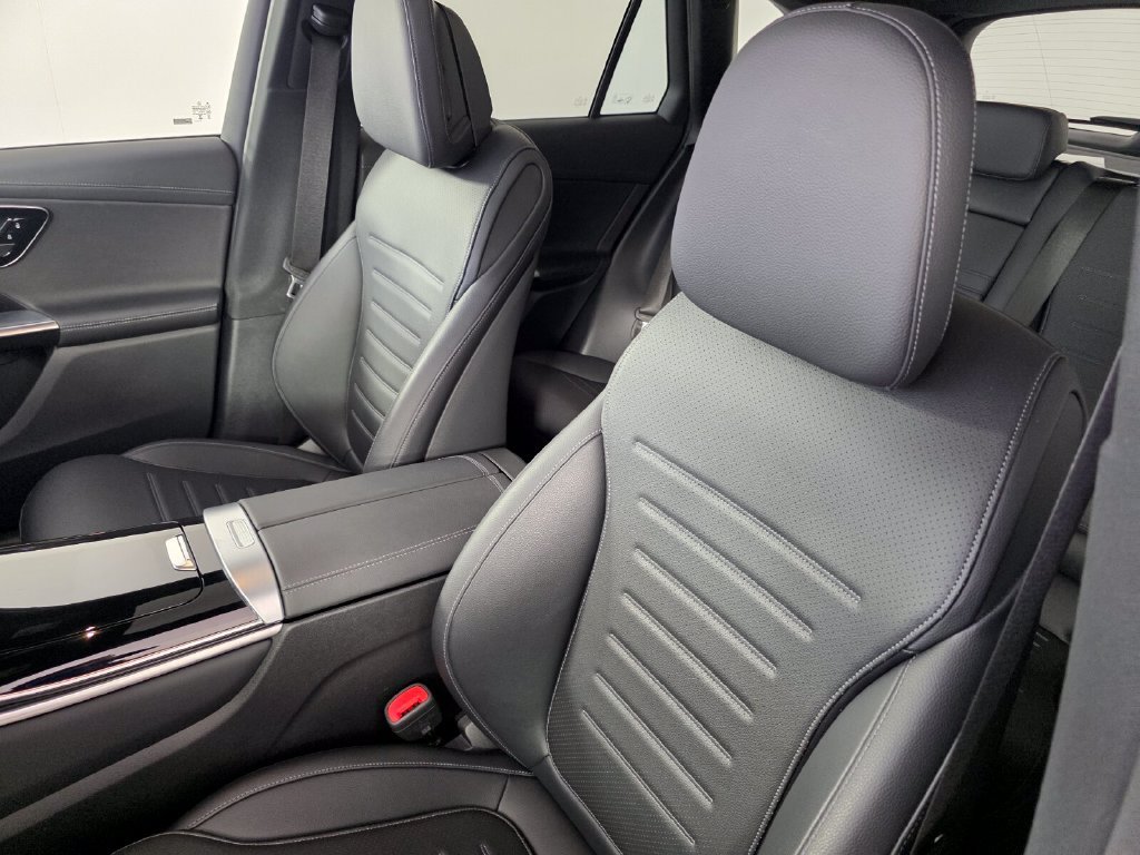 Used 2024 Silver Mercedes-Benz GLC 300 image 11