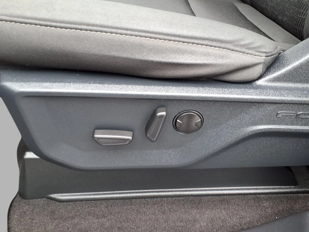 Used 2023 Gray Ford XLT image 24