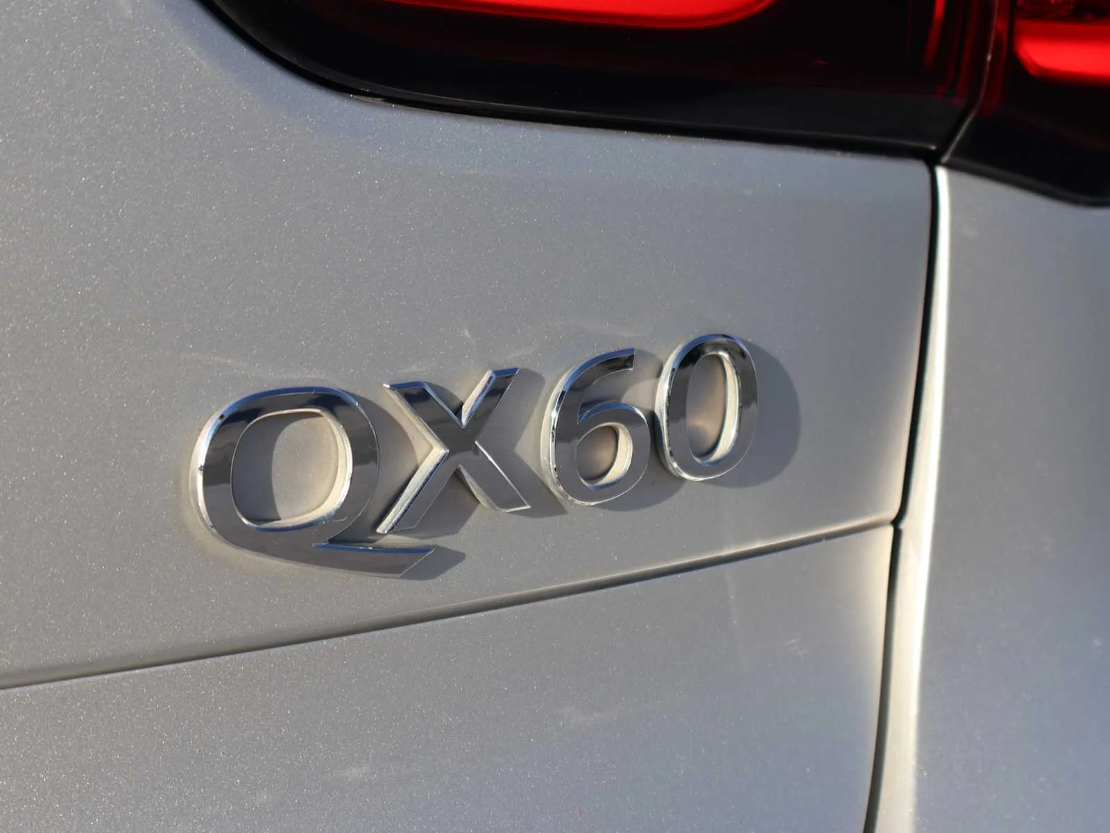 Used 2018 Liquid Platinum INFINITI  image 5
