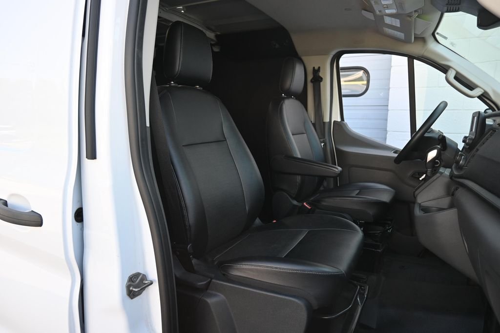 Used 2023 Oxford White Ford Base image 22