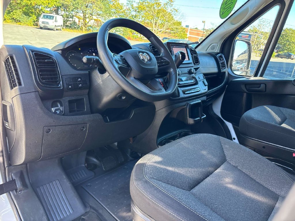 Used 2025 White Ram Base image 7