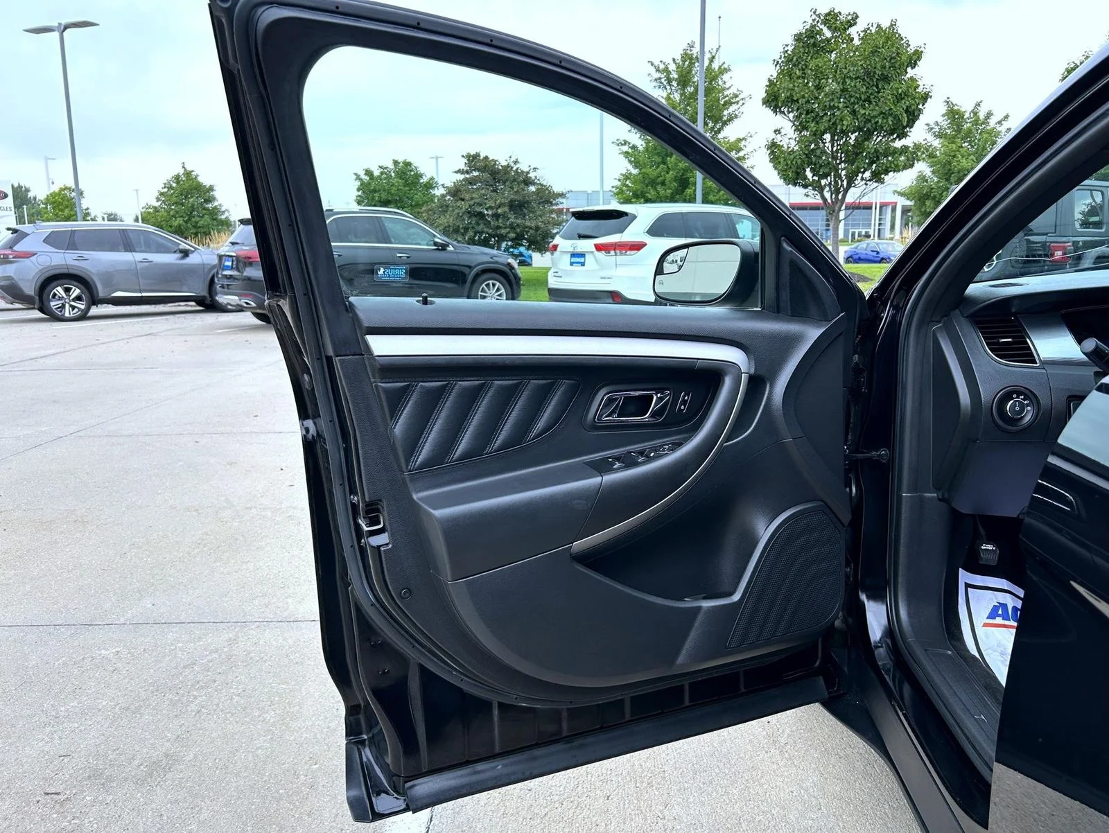 Used 2016 Black Ford SEL image 9
