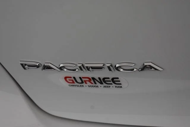 New 2027 Bright White Clear-Coat Exterior Paint Chrysler LX image 16