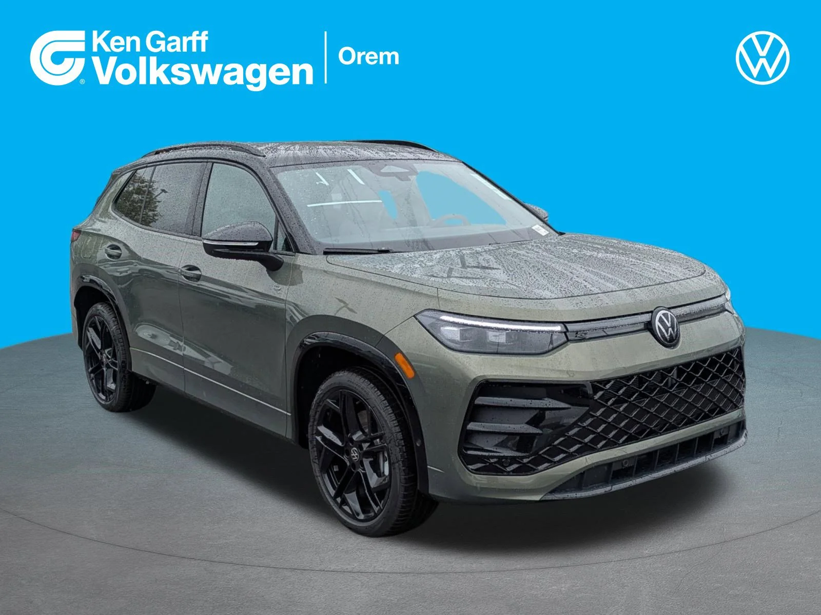 2026 Volkswagen Tiguan 2.0T SE R-Line Black 4Motion's photo