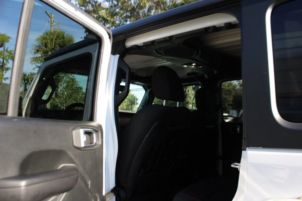 Used 2021 Bright White Clearcoat Jeep Unlimited Rubicon image 26