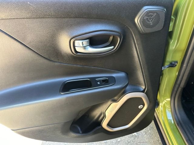 Used 2016 Jungle Green Jeep Latitude image 16