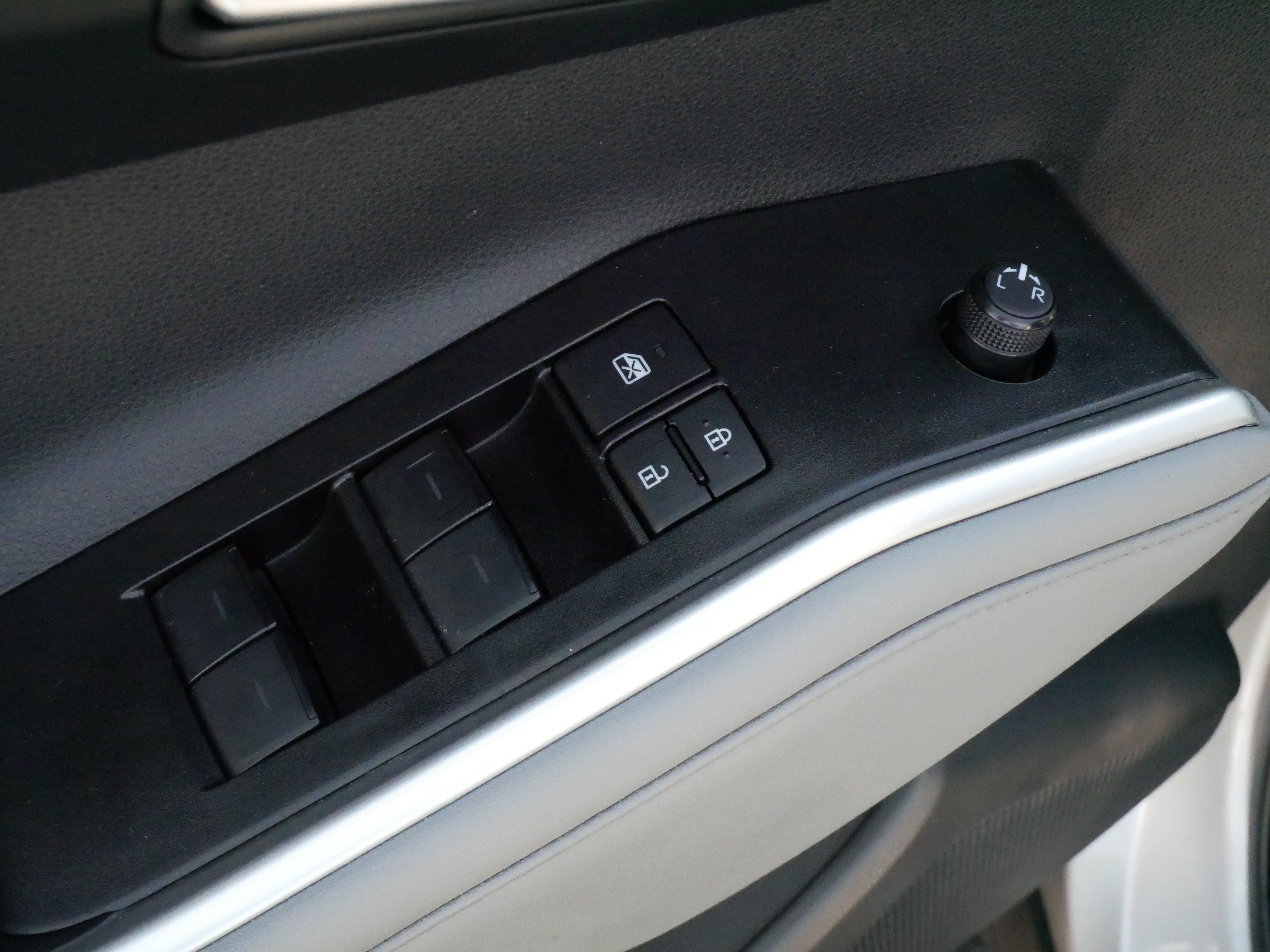 Certified Used 2025 CELESTIAL SILVER Toyota XLE image 19