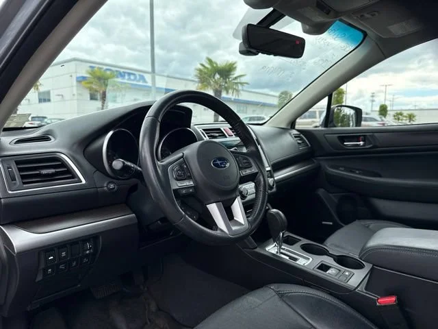 Used 2017 Ice Silver Metallic Subaru Limited image 11
