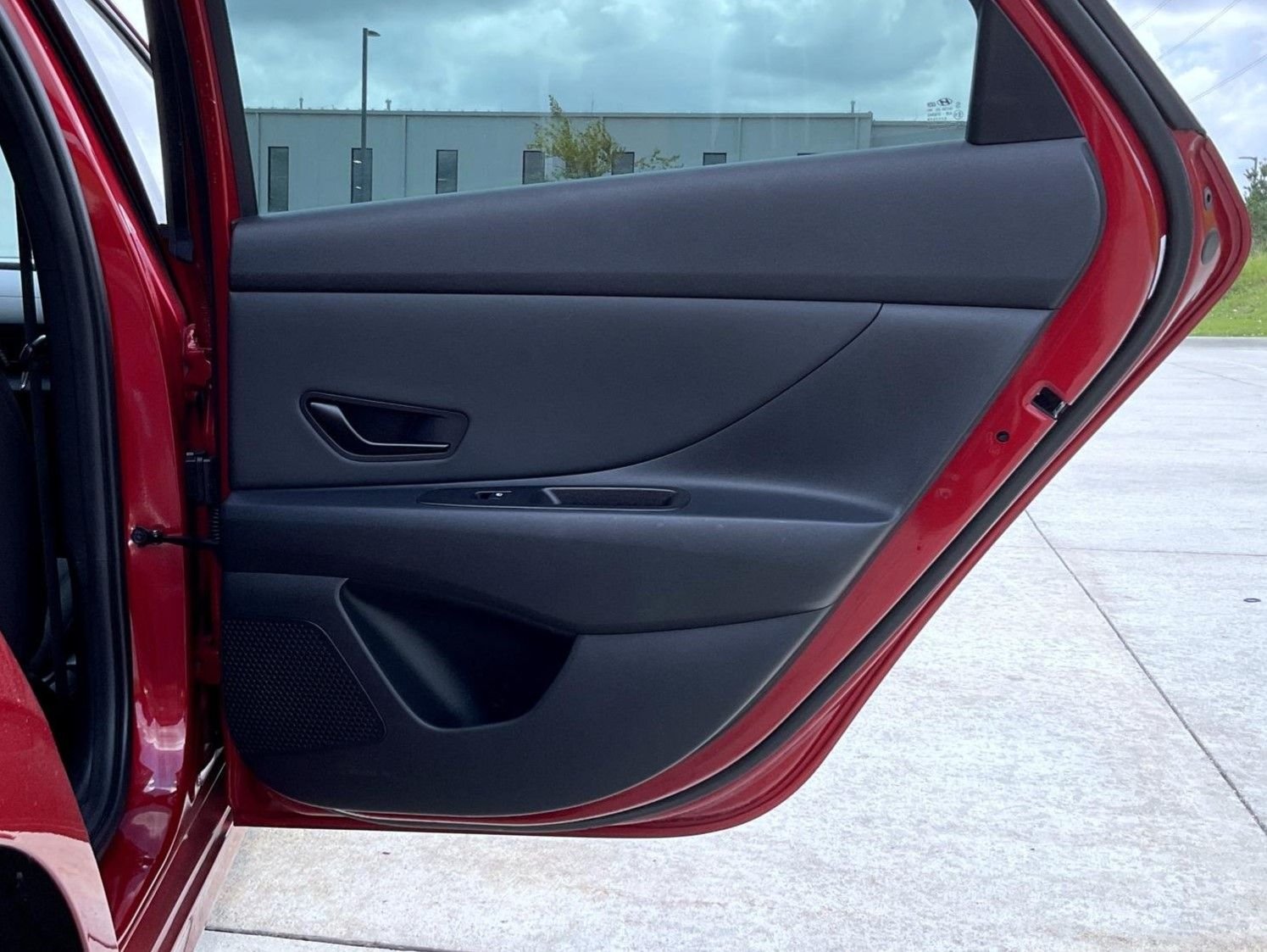 2025 Hyundai Elantra SEL - Photo 18