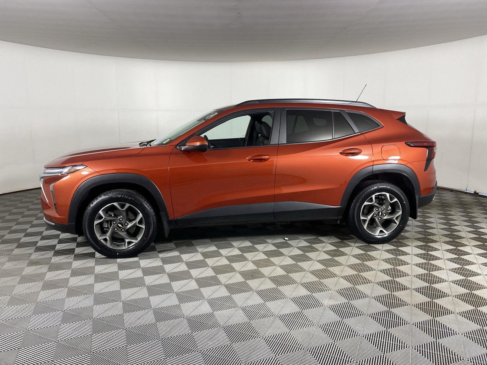 Used 2024 Cayenne Orange Metallic Chevrolet LT image 14