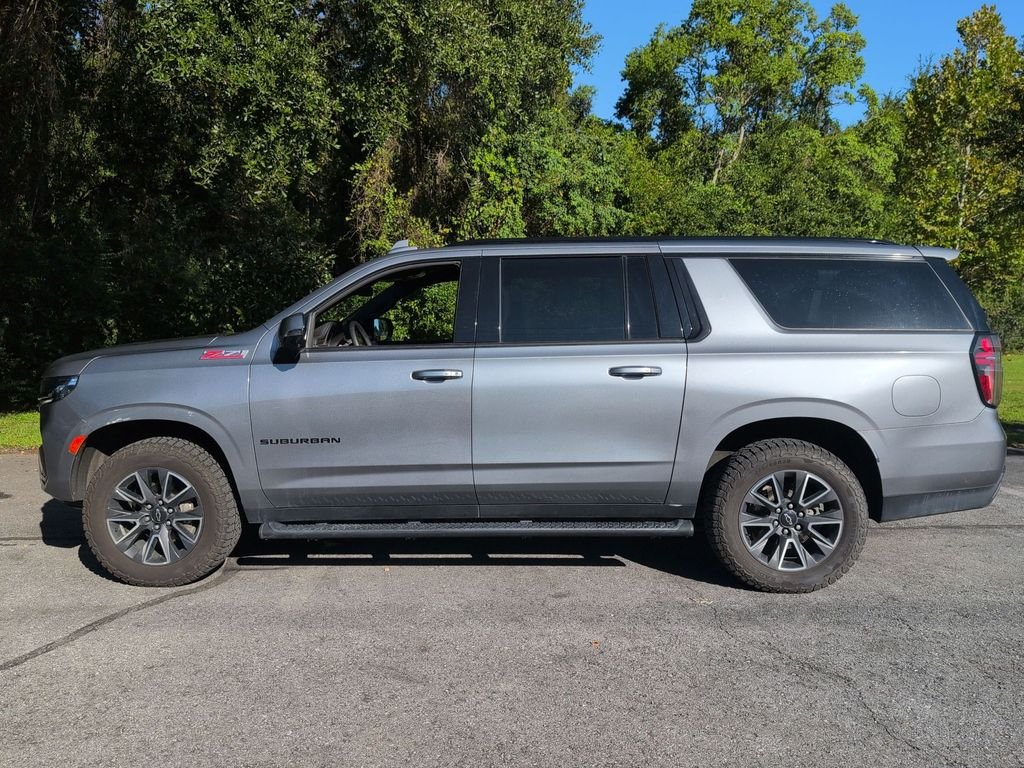 Used 2022 Gray Chevrolet Z71 image 2