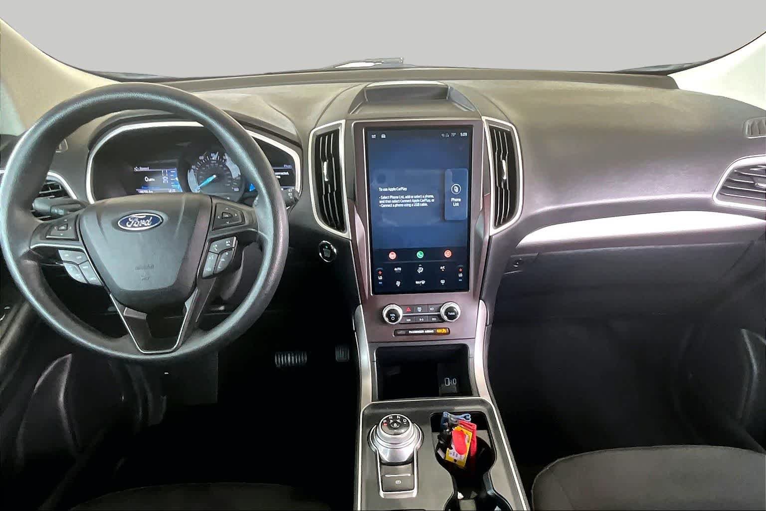 Used 2021 Oxford White Ford SE image 14