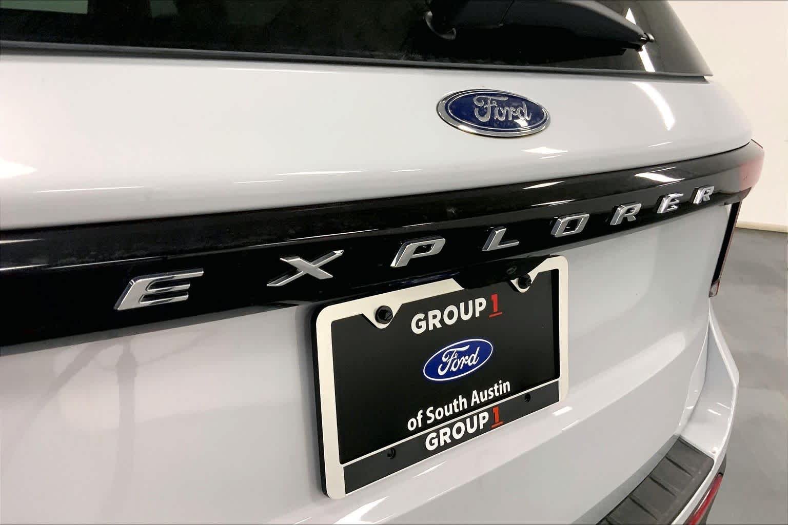 New 2026 Space White Metallic Ford Active image 12