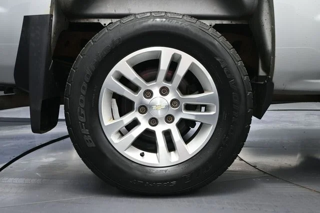 Used 2016 Silver Chevrolet LS image 10