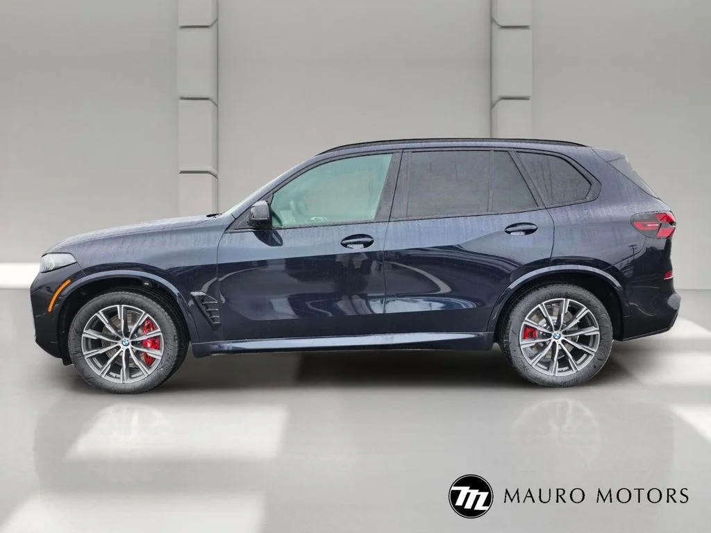 New 2026 Black BMW M60i image 2