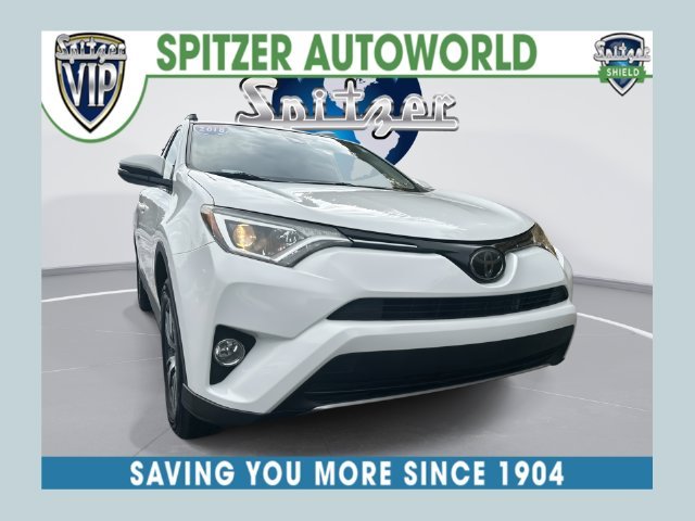 Used 2018 White Toyota XLE image 1