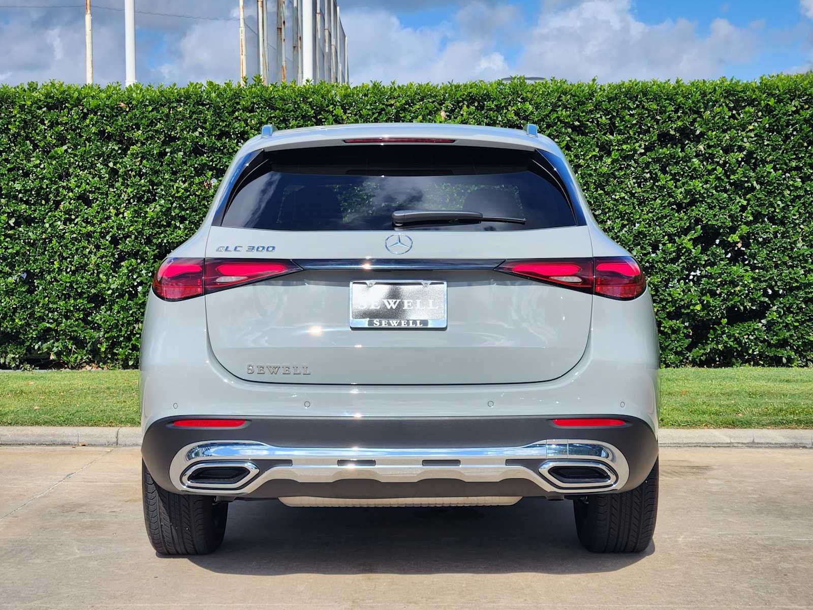 Certified Used 2026 MANUFAKTUR Alpine Grey Mercedes-Benz GLC 300 image 5