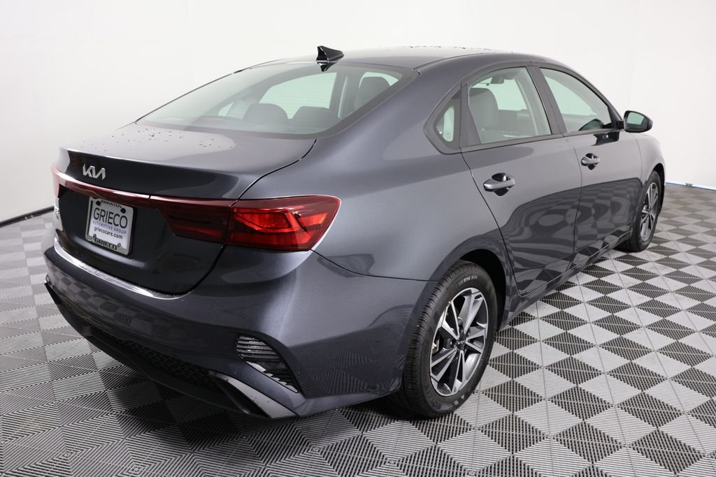 Used 2023 Gray Kia LXS image 8