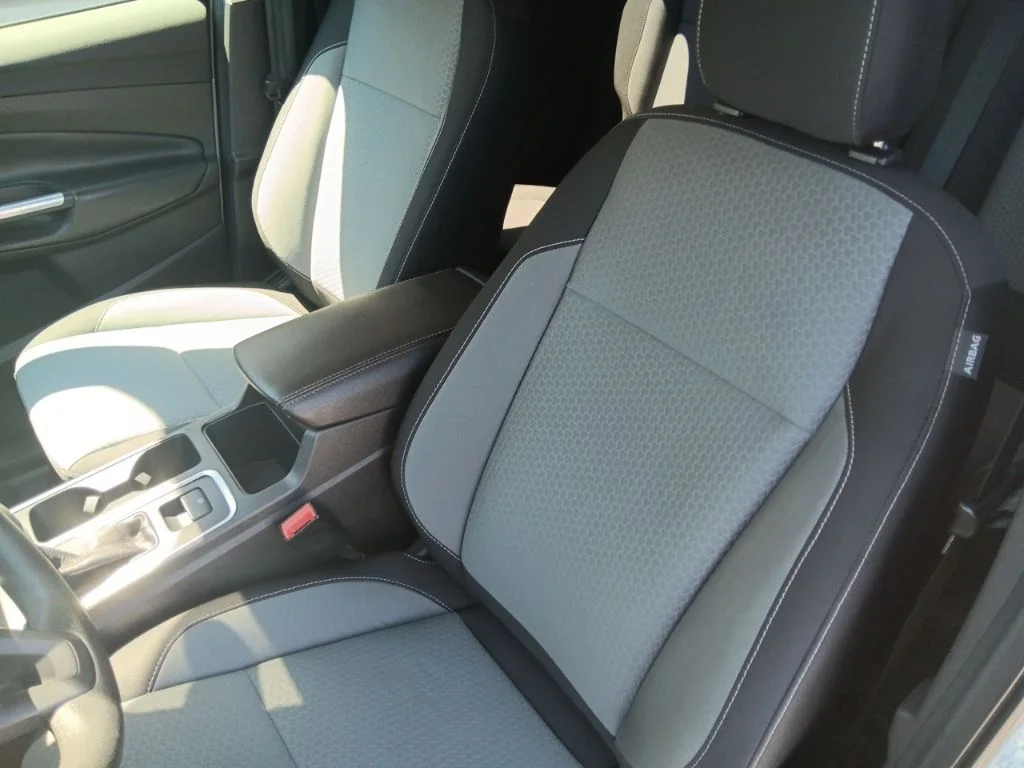 Used 2019 Ingot Silver Metallic Ford SE image 25