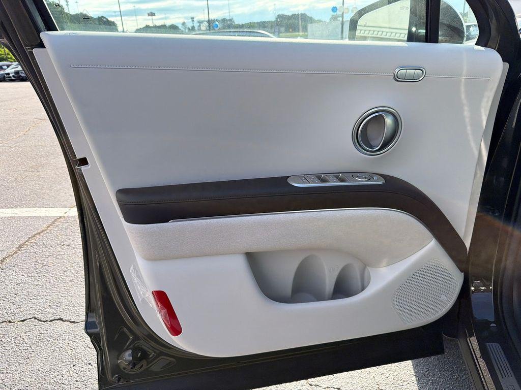 New 2026 Silver Hyundai Calligraphy FWD image 10