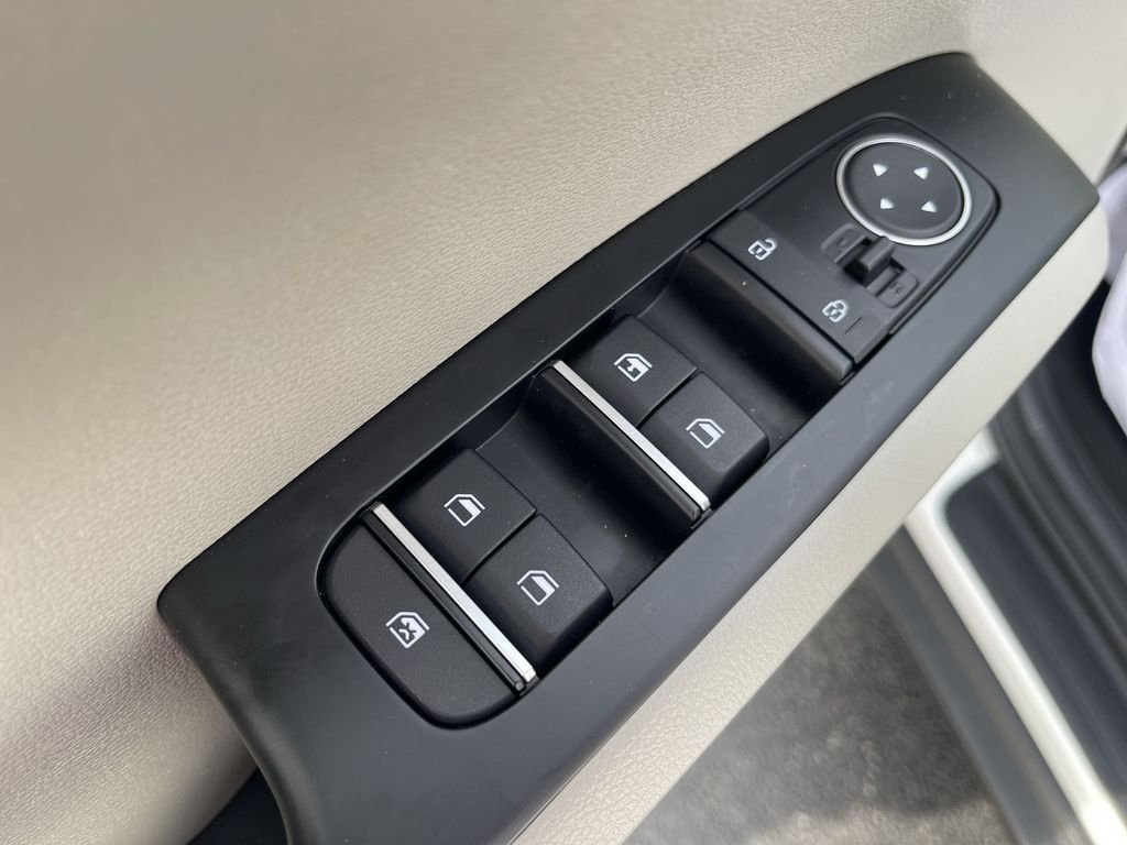 Used 2025 White Kia LX image 13