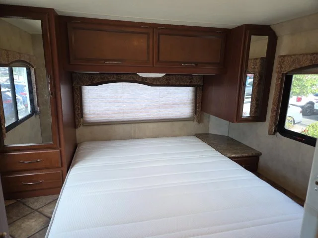 Used 2013 White Ford Base image 29