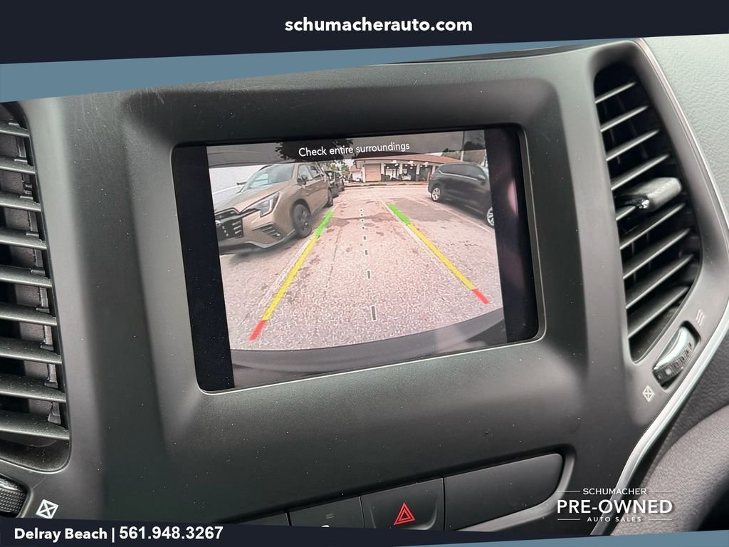 Used 2020 Black Jeep Latitude Plus image 22
