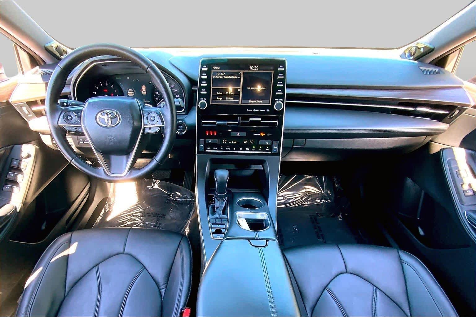 Used 2019 Wind Chill Pearl Toyota XLE image 16