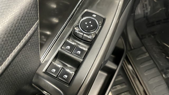 Used 2024 Agate Black Metallic Ford XLT image 21