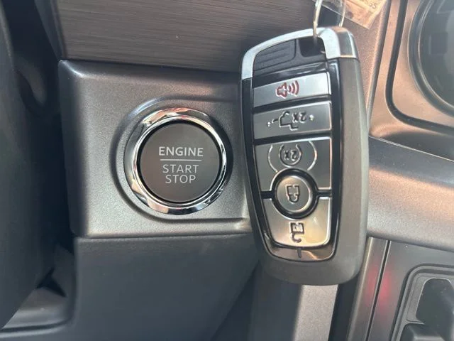 New 2026 Oxford White Ford XLT image 24