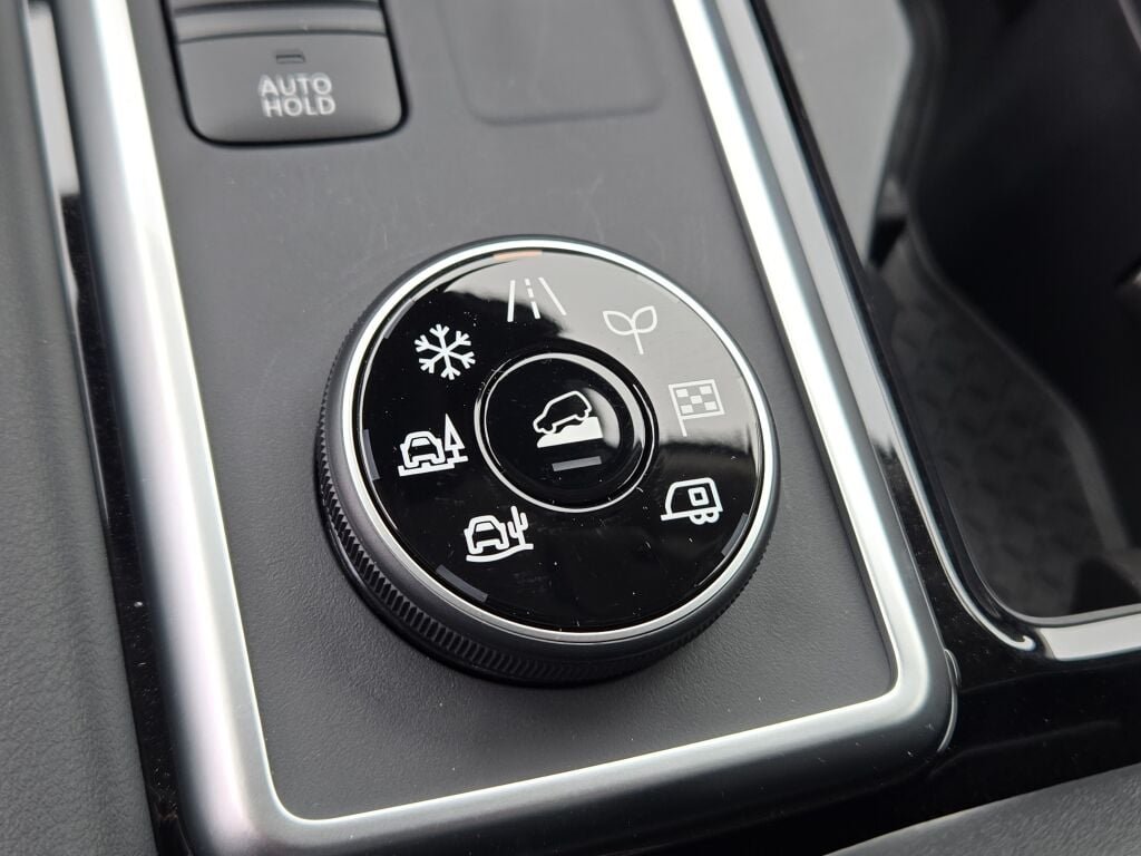 New 2026 Everest White Pearl TriCoat Nissan SL image 26