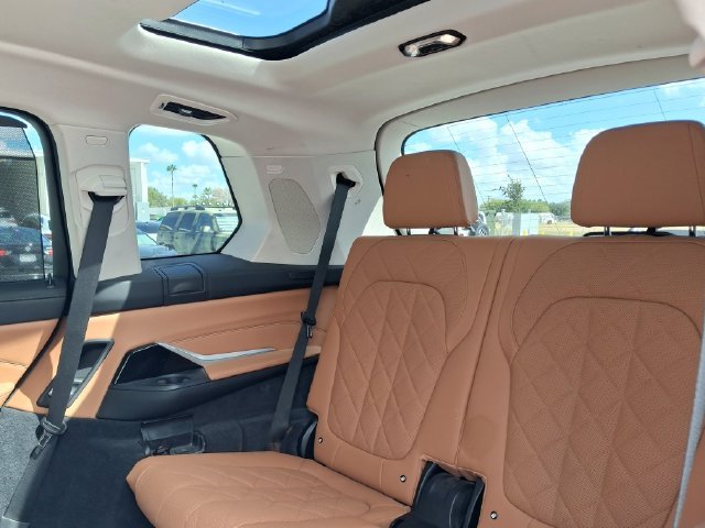 Used 2025 Red BMW xDrive40i image 25