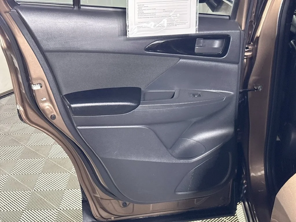 Used 2019 Brown Mitsubishi ES image 18