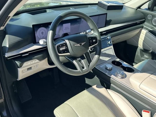 Used 2025 Green Genesis 2.5T Prestige image 2