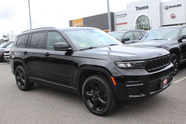 Used 2024 Black Jeep Limited image 1