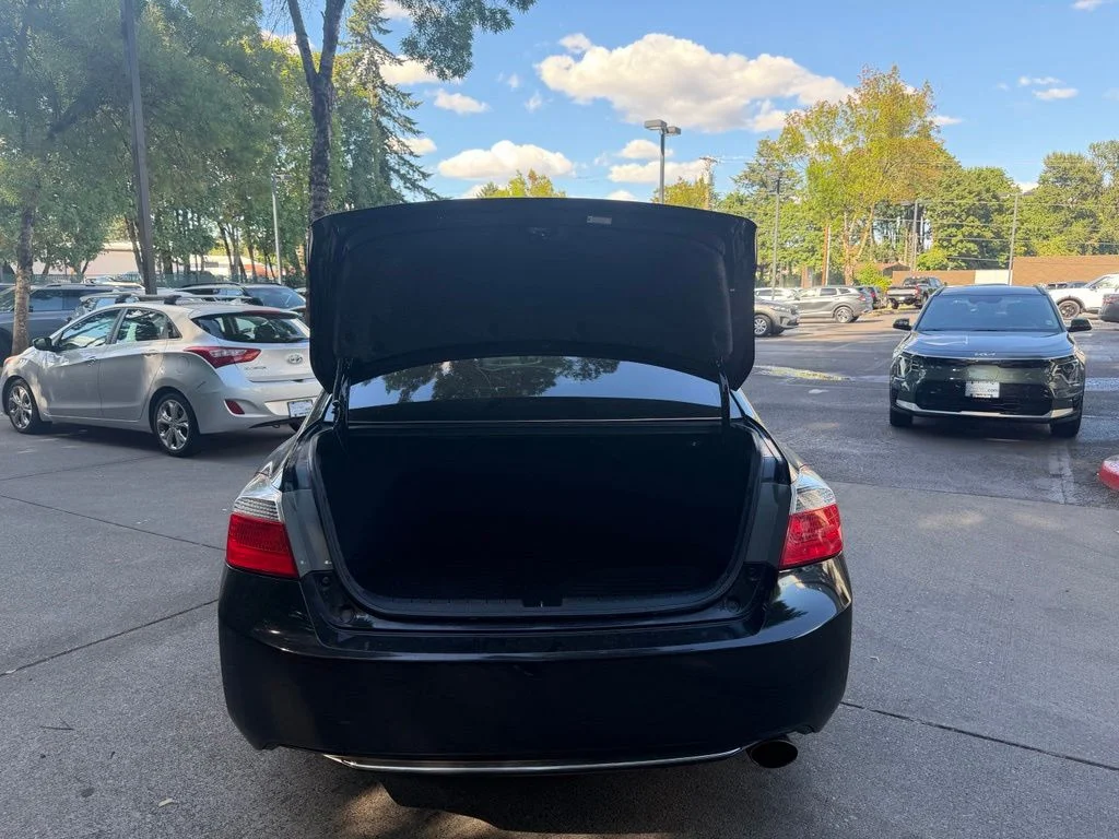 Used 2014 Black Honda LX image 12