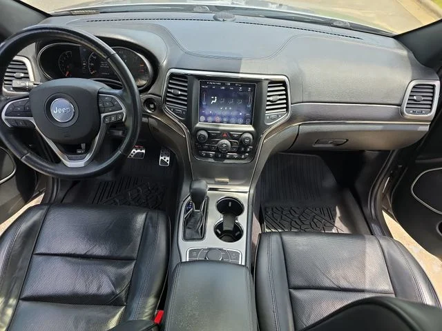 Used 2018 Silver Jeep Overland image 10