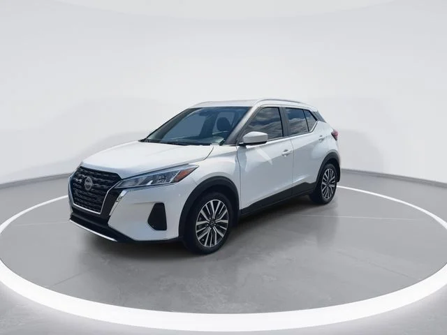 Used 2024 White Nissan SV image 4